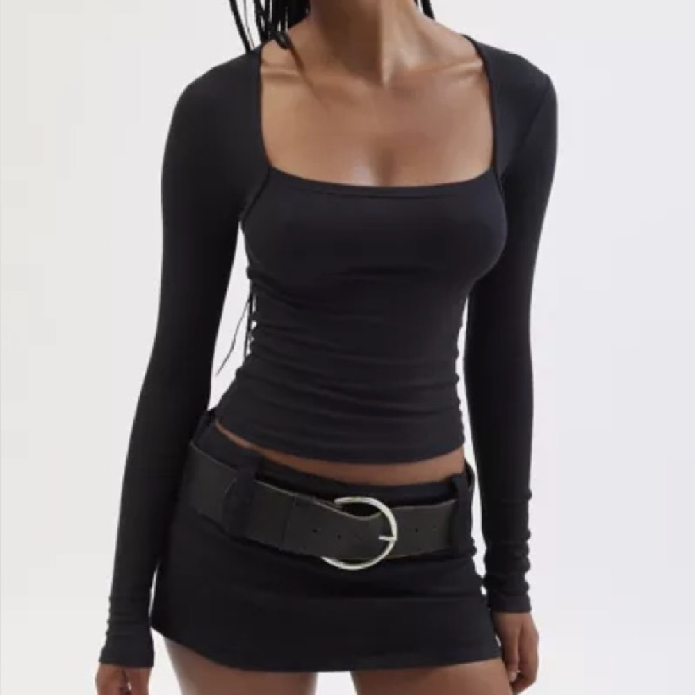 UO Silence + Noise Brody Long Sleeve Shrug Top in Black